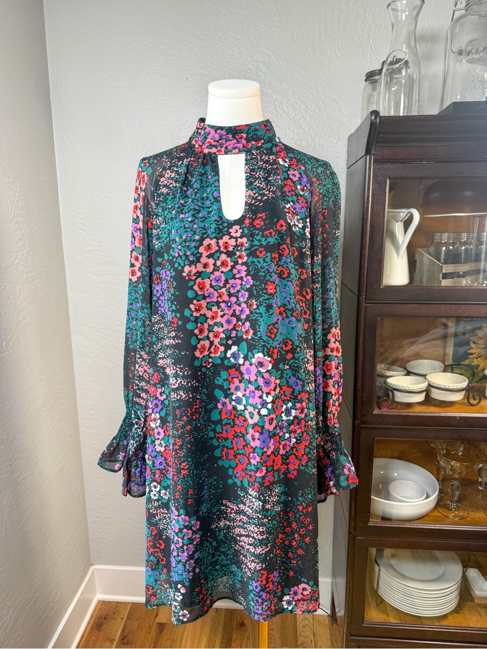 NWT Molly Bracken Bright Floral Mock Neck Shift Dress Size L